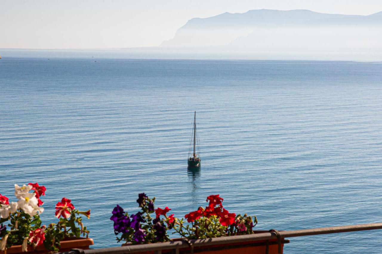 Hotel Punta Nord Est Castellammare del Golfo Exterior foto